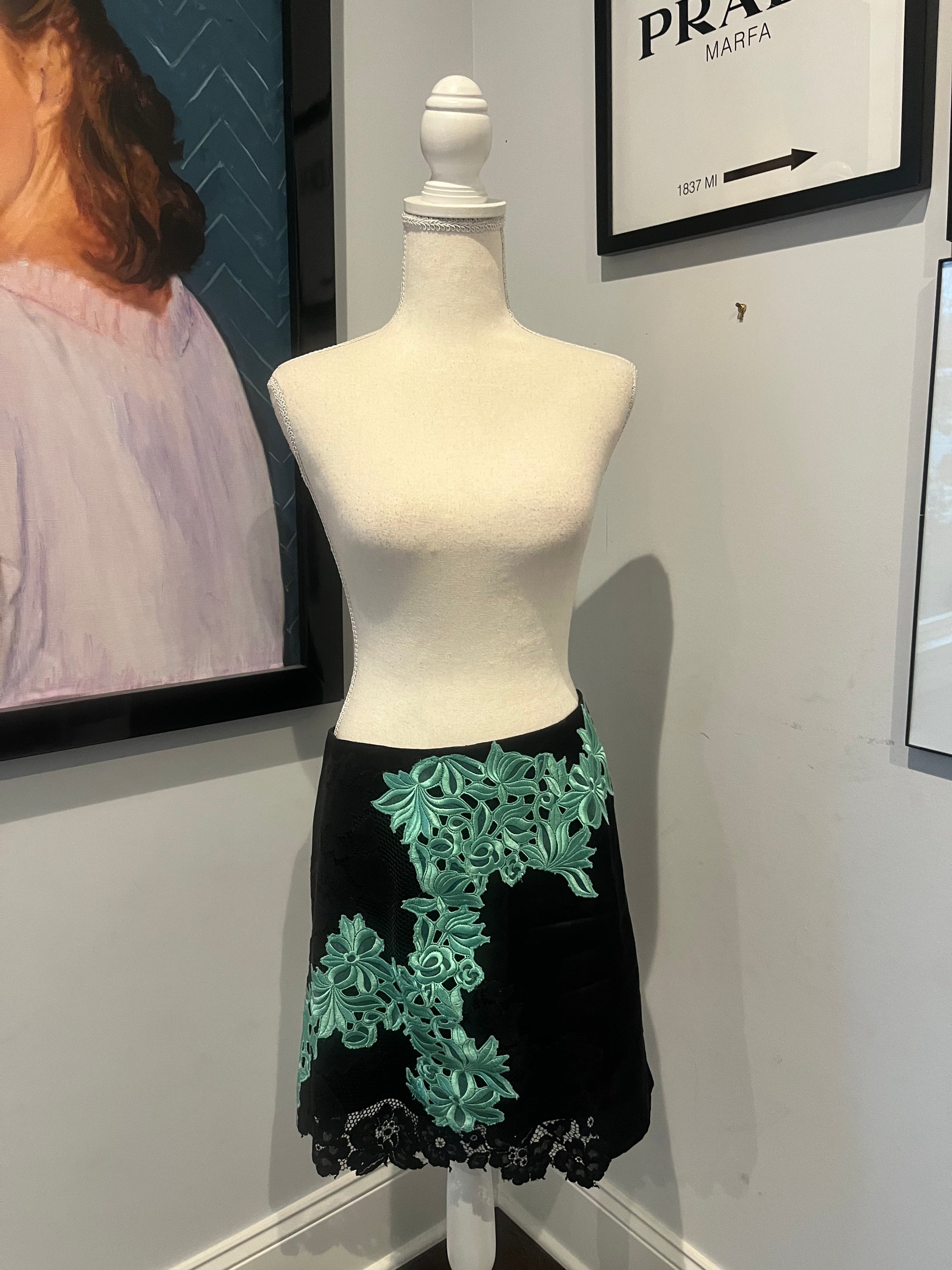 Black and green lace skirt hot sale